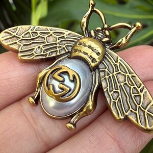 Gucci Gold-Tone Bee Brooch with Pearl Body and Interlocking G